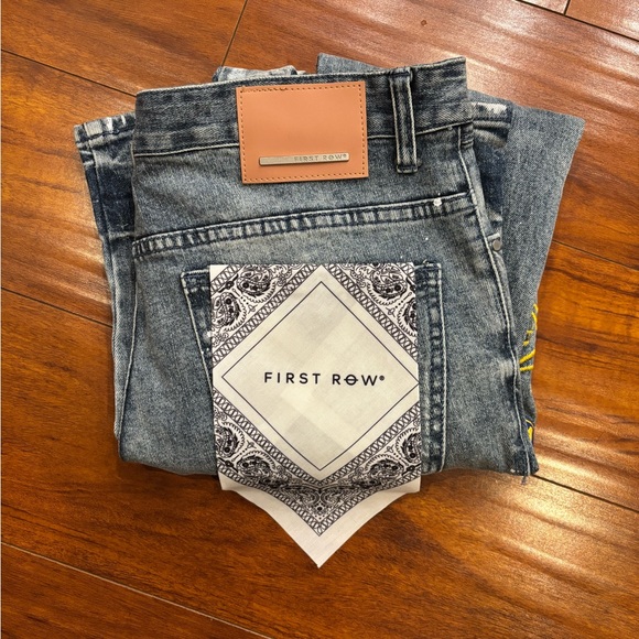 Distressed Patchwork First Row Jeans - Picture 5 of 7